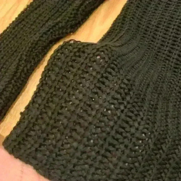 Black long sleeve sweater - Picture 3 of 7